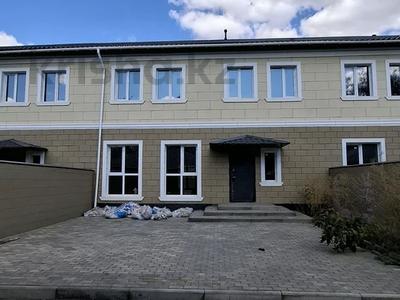 4-комнатная квартира · 240 м² · 1/2 этаж, Самал 1 216/1 — Резиденция за 69 млн 〒 в Уральске