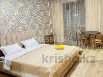 1-бөлмелі пәтер · 38 м² · 5/8 қабат, Кабанбай батыра 58б, бағасы: 14 000 ₸ в Астане, Есильский р-н