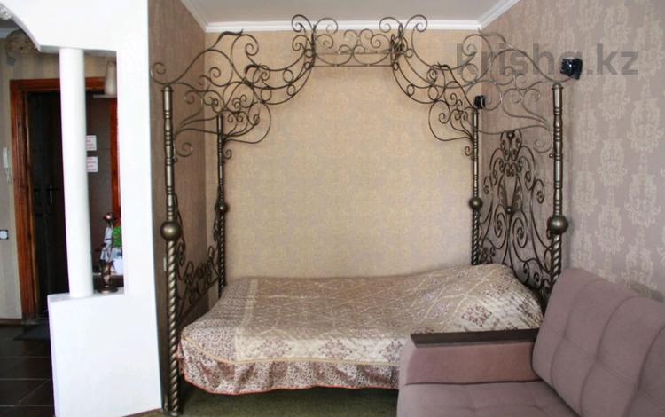 1-комнатная квартира, 32 м², 2 этаж по часам, улица Дулатова — Козбагарова за 1 500 〒 в Семее — фото 5