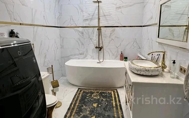 3-комнатная квартира · 109 м² · 1/5 этаж, Орлова 101 за 35 млн ₸ в Караганде, Казыбек би р-н — фото 11