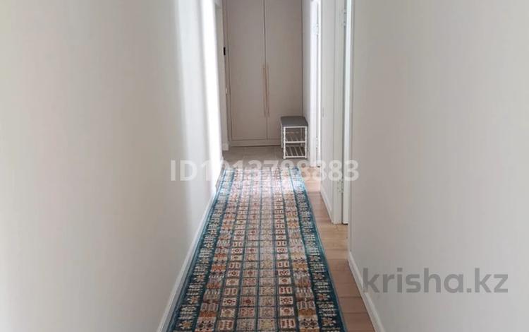 2-комнатная квартира · 64 м² · 5/9 этаж, мкр Нурсая, Абылхаир хана 69 за 350 000 ₸ в Атырау — фото 2