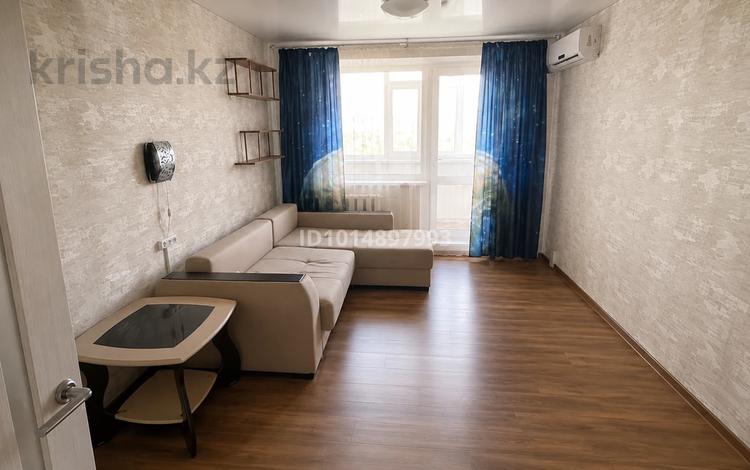 3-комнатная квартира · 62 м² · 5/5 этаж, 10 микрорайон 10 дом — Жыбек жолы, 6 школа за 18 млн ₸ в Аксае — фото 2