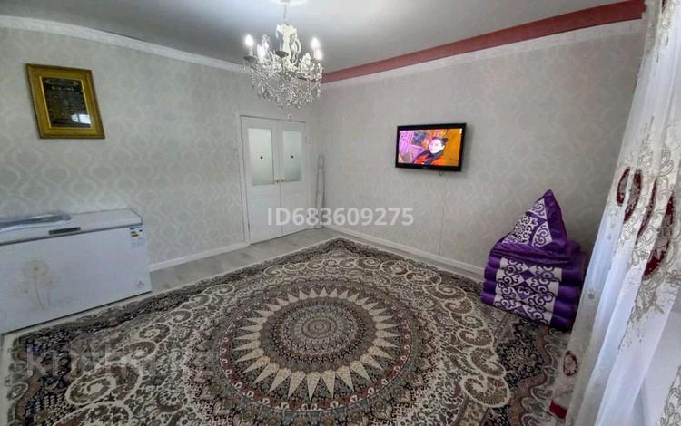 3-комнатная квартира, 70 м², 2/5 этаж, Есенберлина 35а за 29 млн 〒 в Жезказгане — фото 2