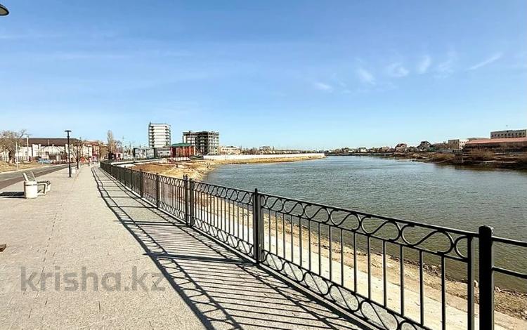 Отдельный дом · 7 комнат · 245.5 м² · 8.35 сот., Жарбосынова 3 за 400 млн ₸ в Атырау — фото 5