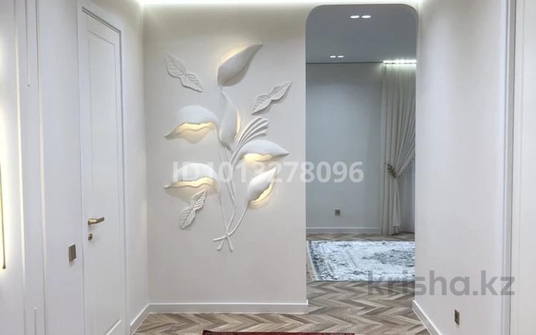 4-комнатная квартира · 117 м² · 3/9 этаж, мкр Центральный, Абая 26/2 за 61 млн ₸ в Атырау — фото 2