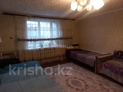 3-комнатный дом помесячно, 100 м², Декабристов за 200 000 〒 в Алматы, Турксибский р-н