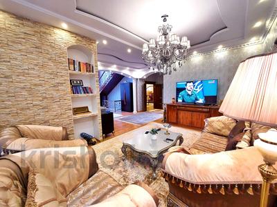 Отдельный дом • 6 комнат • 300 м² • 15 сот., Центр за 160 млн 〒 в Талдыкоргане