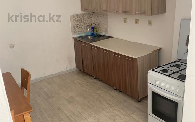 3-комнатная квартира, 100 м², 1/5 этаж помесячно, 29-й мкр 32