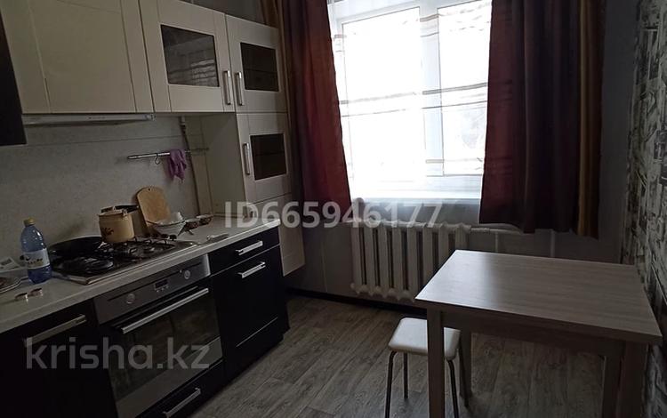 2-комнатная квартира · 50 м² · 1/5 этаж, мкр Кунаева 3 за 150 000 ₸ в Уральске — фото 42