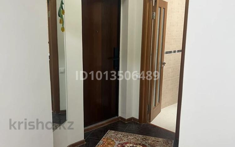 2-бөлмелі пәтер · 70 м² · 15/18 қабат, Курмангазы 145 — Муканова, бағасы: 30 000 ₸ в Алматы, Алмалинский р-н — фото 2