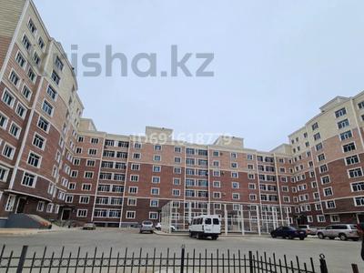 2-комнатная квартира, 65 м², 2/9 этаж, 16-й мкр 77 — трк Актау за 20.5 млн 〒