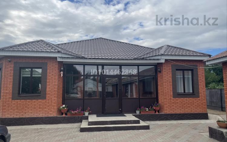Отдельный дом · 4 комнаты · 141.5 м² · 8 сот., Еловая 103 за 50 млн ₸ в Актобе, жилой массив Кирпичный — фото 2