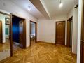 4-бөлмелі пәтер · 100 м² · 4/5 қабат, мкр Самал-1 21 — Достык/ Жолдасбекова, бағасы: 40 000 ₸ в Алматы, Медеуский р-н — фото 3