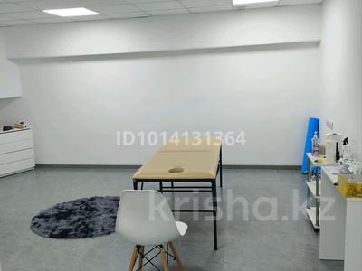 Свободное назначение, офисы, магазины и бутики, склады, салоны красоты, развлечения, кабинеты и рабочие места · 60 м² за 290 000 ₸ в Алматы, Ауэзовский р-н