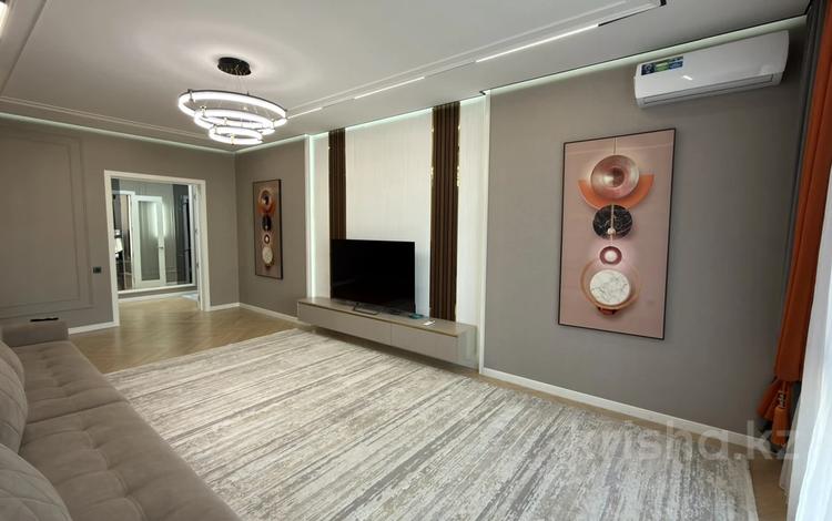 3-комнатная квартира · 120 м² · 10/17 этаж, Радостовца 280 за 900 000 ₸ в Алматы, Бостандыкский р-н — фото 2
