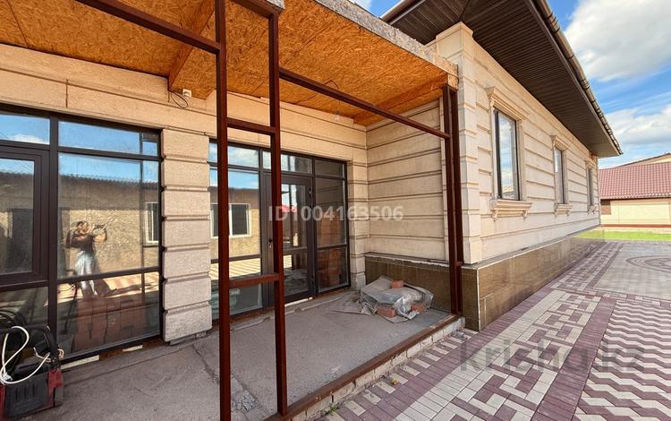 Жеке үй · 4 бөлме · 300 м² · 10 сот., Республика 39 — Момышулы, бағасы: 70 млн 〒 в Косшы — фото 2