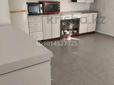 Жеке үй · 4 бөлме · 100 м² · 10 жүзд., Акжар 21 — В центре, бағасы: 9 млн ₸ в 