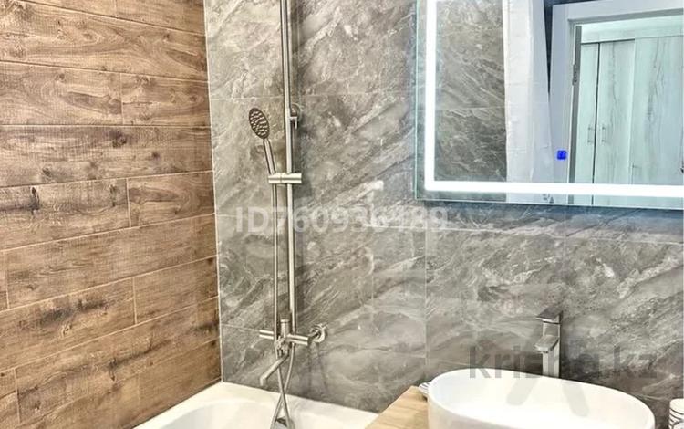 1-бөлмелі пәтер · 38 м², Ленина 39, бағасы: 12 000 ₸ в Аксу — фото 3