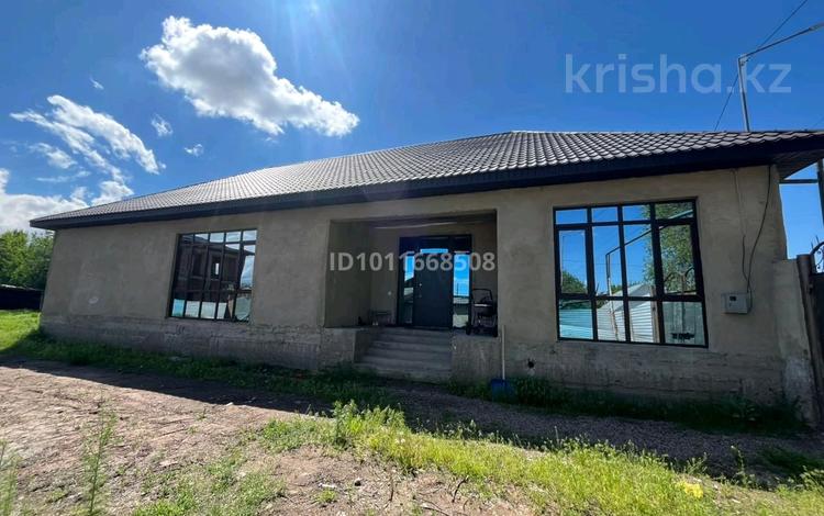 Жеке үй · 9 бөлме · 220 м² · 12 сот., Бейсенбай Кемелбеков 30 — Ваенкамат, бағасы: 40 млн 〒 в Мерке — фото 2