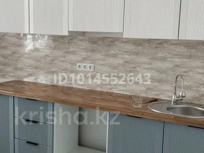 2-комнатная квартира · 60 м² · 3/8 этаж, Гипермаркет дина — Гипермаркет Дина за 120 000 ₸ в Уральске
