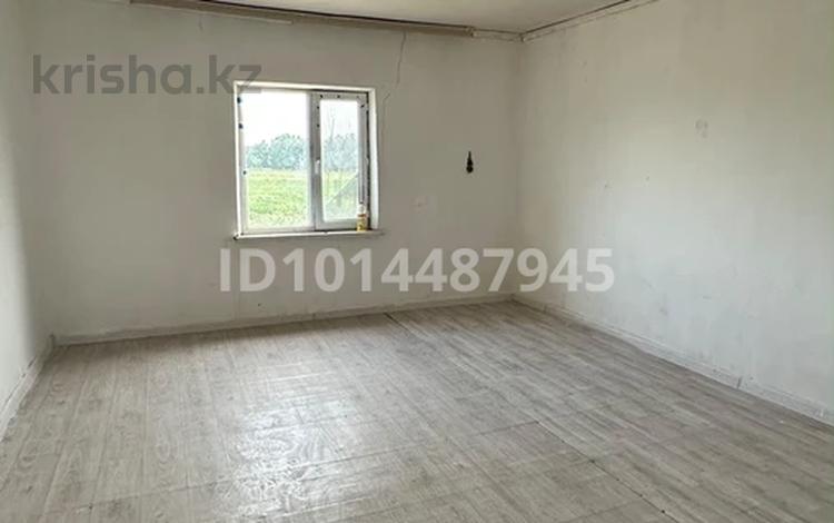 Жеке үй · 3 бөлме · 70 м² · 8 жүзд., Ақ бұлақ 10, бағасы: 6 млн ₸ в Бадаме — фото 2
