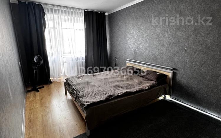 1-комнатная квартира, 31 м², 5/5 этаж посуточно, Абая за 8 000 〒 в Сатпаев — фото 2