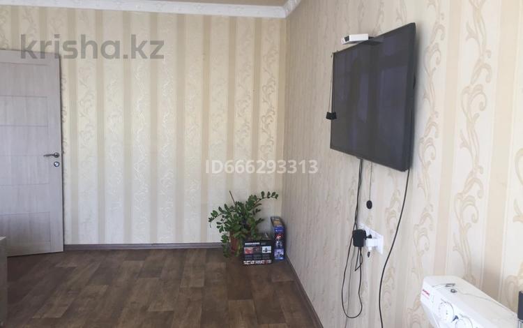 2-комнатная квартира, 57 м², 2/9 этаж, Абдирова за 20.5 млн 〒 в Караганде, Казыбек би р-н — фото 2