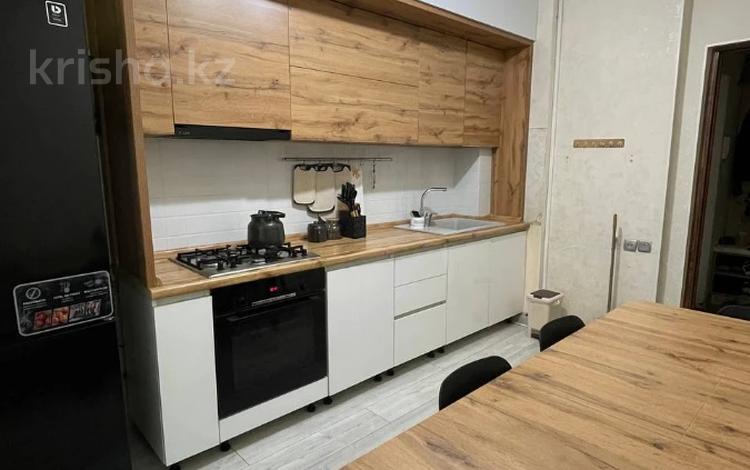 2-бөлмелі пәтер · 64 м² · 1/9 қабат, мкр Мамыр-4, бағасы: 47 млн ₸ в Алматы, Ауэзовский р-н — фото 2