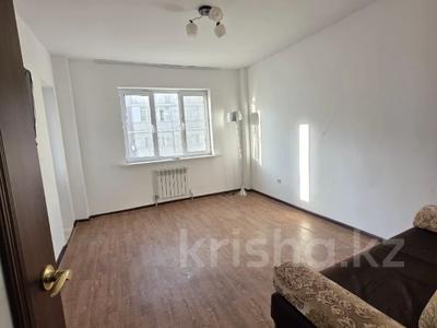 2-бөлмелі пәтер · 53.8 м² · 3/6 қабат, Нұрсая ш/а. 65, бағасы: 21 млн ₸ в Атырау, мкр Нурсая