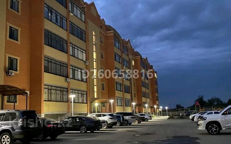 2-комнатная квартира · 72.6 м² · 5/5 этаж, мкр. Алтын орда 23Д — Тәуелсіздік за 27.5 млн ₸ в Актобе — фото 2