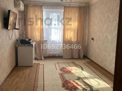 2-комнатная квартира, 44.4 м², 2/5 этаж, Абая 52 — возле магазина Денвик за 15 млн 〒 в Уральске