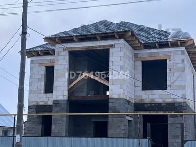 Отдельный дом · 7 комнат · 240 м² · 10 сот., мкр. Зачаганск пгт — Ул.Дулатова за 39 млн ₸ в Уральске