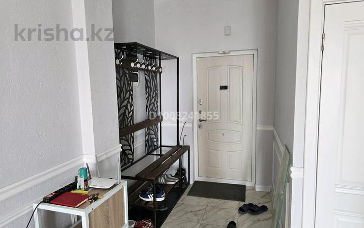 2-бөлмелі пәтер · 95 м² · 11/14 қабат, мкр 11 144 А, бағасы: 35 млн ₸ в Актобе — фото 2