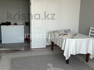 3-комнатная квартира · 76.8 м² · 8/9 этаж, Қарағайлы 50 — Абай Арена за 38 млн ₸ в Семее, Красный Кордон