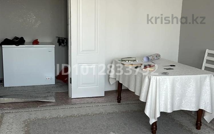 3-комнатная квартира · 76.8 м² · 8/9 этаж, Қарағайлы 50 — Абай Арена за 38 млн ₸ в Семее, Красный Кордон — фото 2