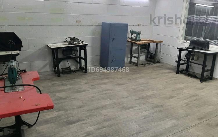 Свободное назначение, офисы, кабинеты и рабочие места, студии · 46.8 м² за 100 000 〒 в Семее — фото 15