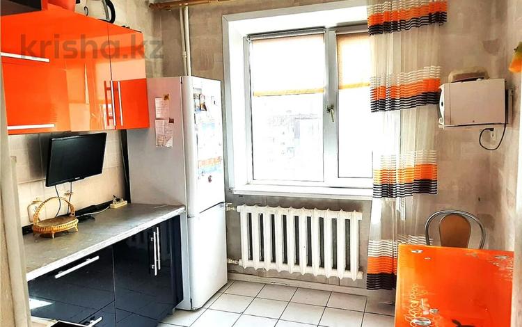 3-комнатная квартира · 64 м² · 6/9 этаж, мкр Юго-Восток, Мкр Юго-Восток, мкр Гульдер 1 за 25.5 млн ₸ в Караганде, Казыбек би р-н — фото 11