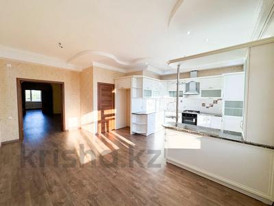 5-комнатная квартира · 240 м² · 1/5 этаж, Каратал за 81 млн ₸ в Талдыкоргане