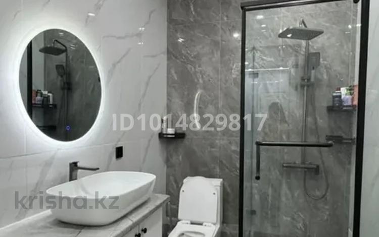 2-комнатная квартира · 65 м² · 15/17 этаж, Шамши Калдаяков 44 — Калдаякова за 320 000 ₸ в Астане, Алматы р-н — фото 2