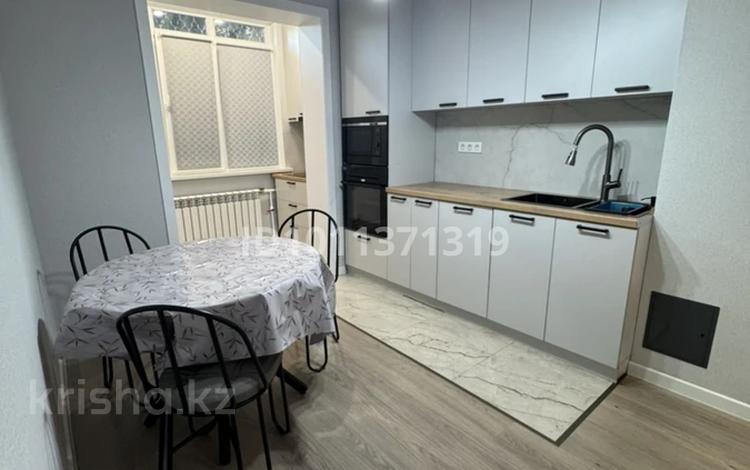 3-бөлмелі пәтер · 70 м² · 1/5 қабат, Басенова 15 — ул.Басенова - уг.ул.Гагарина, бағасы: 73 млн ₸ в Алматы, Бостандыкский р-н — фото 2