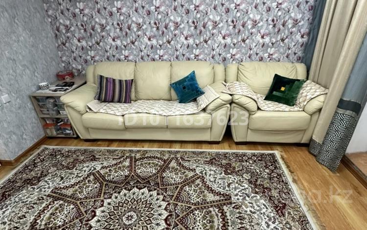 2-бөлмелі пәтер · 56 м² · 4/5 қабат, 2 микрорайон 1 — Ауезова, бағасы: 26.9 млн ₸ в Семее — фото 2