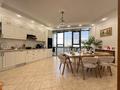 4-комнатная квартира · 165 м² · 8/10 этаж, мкр Горный Гигант, Аль-Фараби — Шашкина за 165 млн ₸ в Алматы, Медеуский р-н