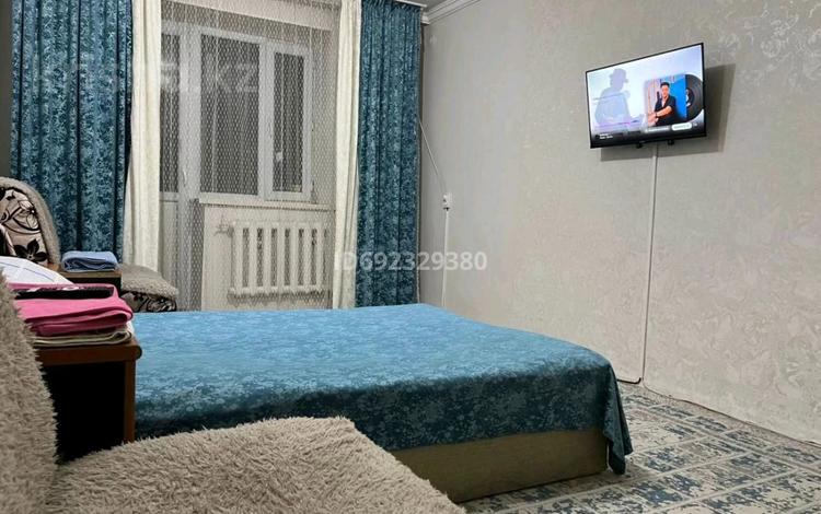 1-комнатная квартира · 43 м² · 8/16 этаж, мкр Юго-Восток — Трилестник за 8 000 〒 в Караганде, Казыбек би р-н — фото 7