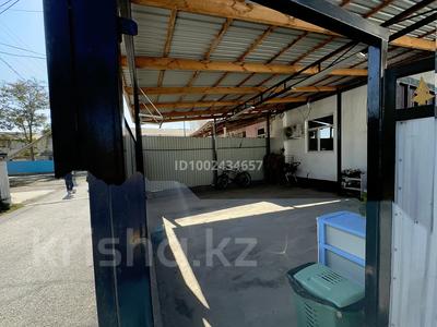 4-бөлмелі пәтер · 80 м² · 1/2 қабат, Жүргенбаев 4 — Б.Момышұлы мектептің алдында орналасқан үй, бағасы: 10.2 млн ₸ в Жетысае