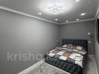 2-комнатная квартира · 55 м² · 1/4 этаж, Назарбаева 196/1 за 20 000 ₸ в Уральске