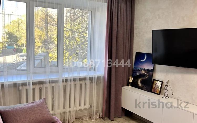 1-комнатная квартира, 30 м², 2/5 этаж, Шакарима 75 — Центр , маг. Восход за 14.5 млн 〒 в Семее — фото 6