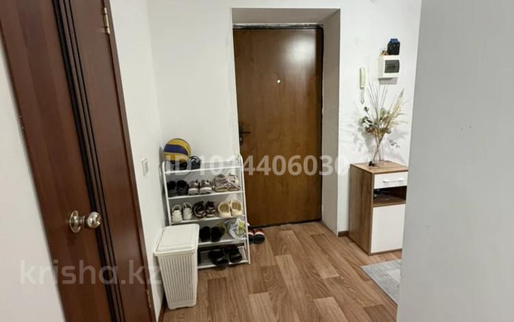1-комнатная квартира · 43 м² · 4/9 этаж, мкр 4 17 — Нұр сити 4 мкрн 17 дом за 12.5 млн ₸ в Актобе — фото 2