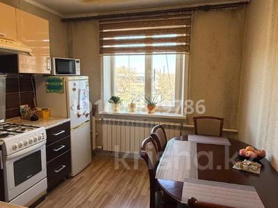 2-бөлмелі пәтер · 54 м² · 3/3 қабат, Абая 37А, бағасы: 10 млн ₸ в Дубовке
