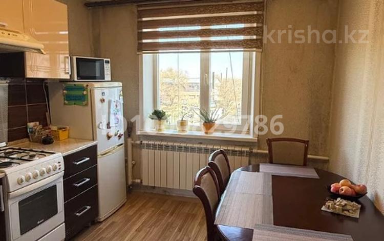 2-бөлмелі пәтер · 54 м² · 3/3 қабат, Абая 37А, бағасы: 10 млн ₸ в Дубовке — фото 2