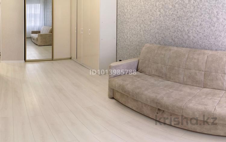 1-комнатная квартира · 37 м² · 11 этаж, Кабанбай батыр 49а за 250 000 ₸ в Астане, Нура р-н — фото 2